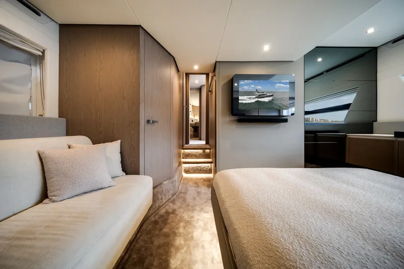 Slide: The Image of Azimut 53 FLY 2023 - 24