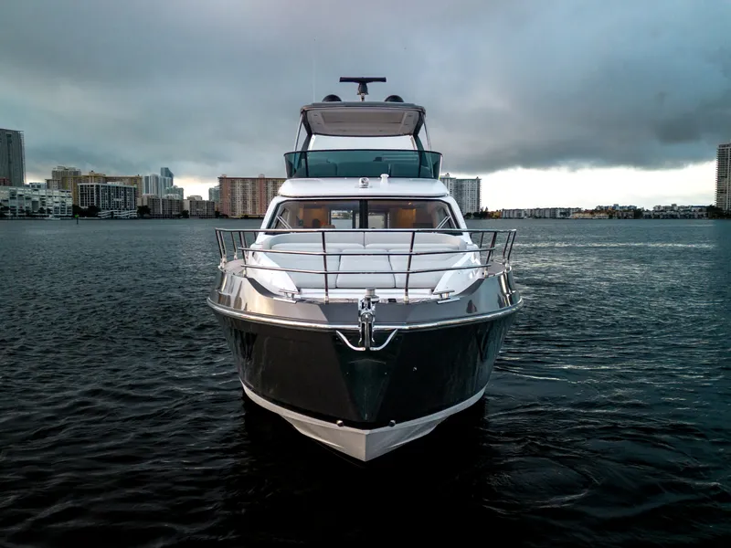 Slide: The Image of Azimut 53 FLY 2023 - 4