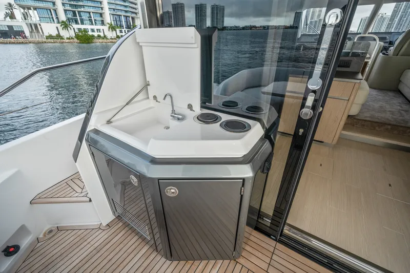 Slide: The Image of Azimut 53 FLY 2023 - 41