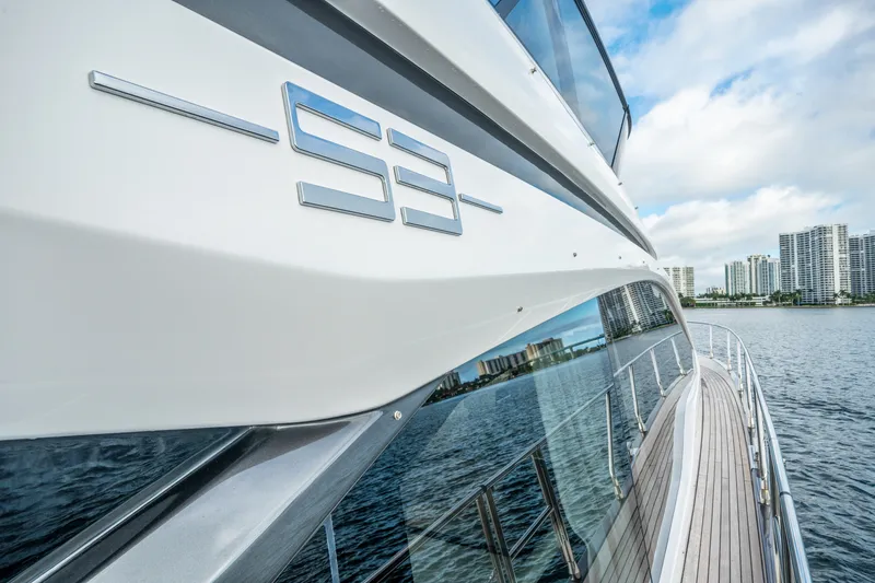 Slide: The Image of Azimut 53 FLY 2023 - 44