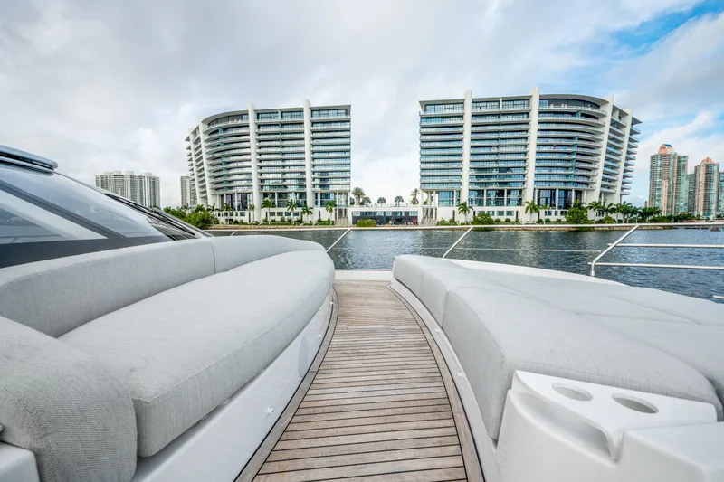 Slide: The Image of Azimut 53 FLY 2023 - 46