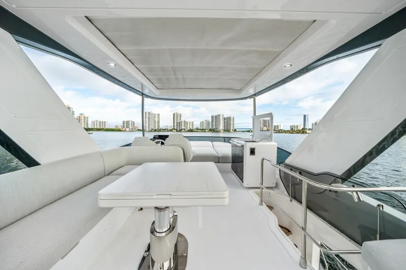 Slide: The Image of Azimut 53 FLY 2023 - 48