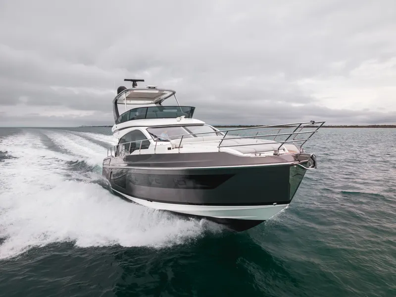 Slide: The Image of Azimut 53 FLY 2023 - 7