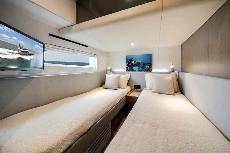 Slide: The Image of Azimut 53 FLY 2023 - 29