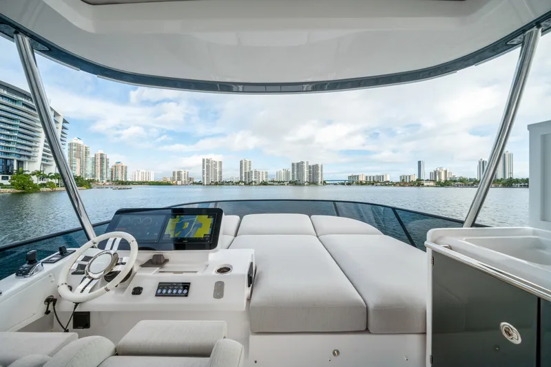 Slide: The Image of Azimut 53 FLY 2023 - 53