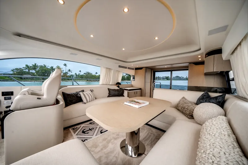 Slide: The Image of Azimut 53 FLY 2023 - 35