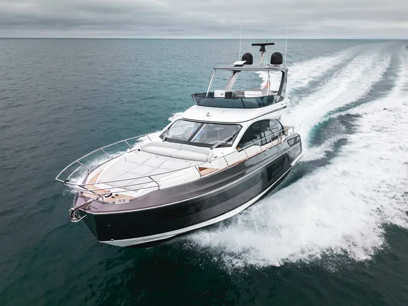 Slide: The Image of Azimut 53 FLY 2023 - 5