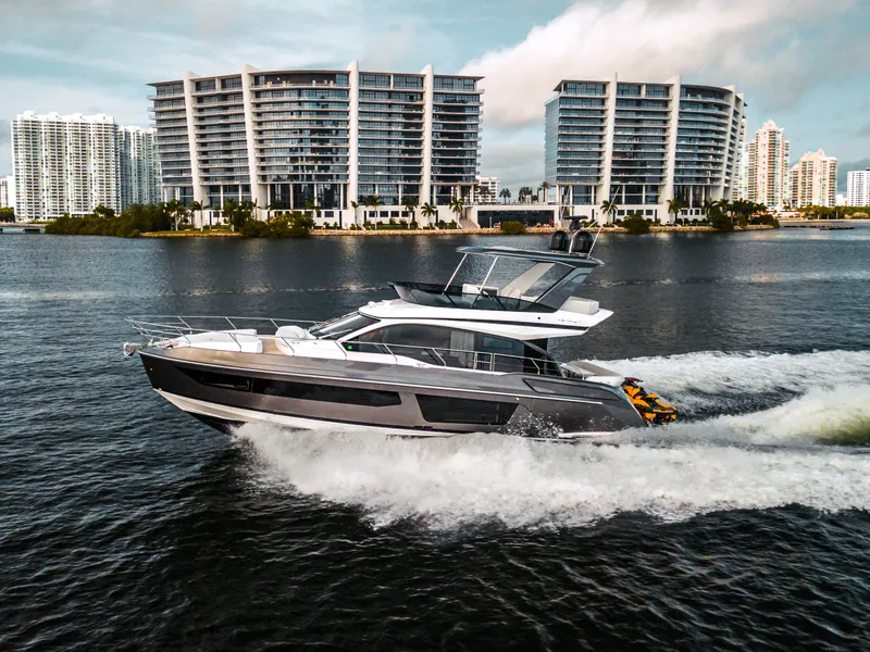 Slide: The Image of Azimut 53 FLY 2023 - 6