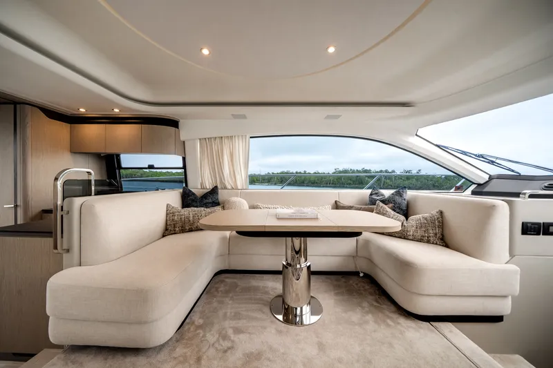 Slide: The Image of Azimut 53 FLY 2023 - 34
