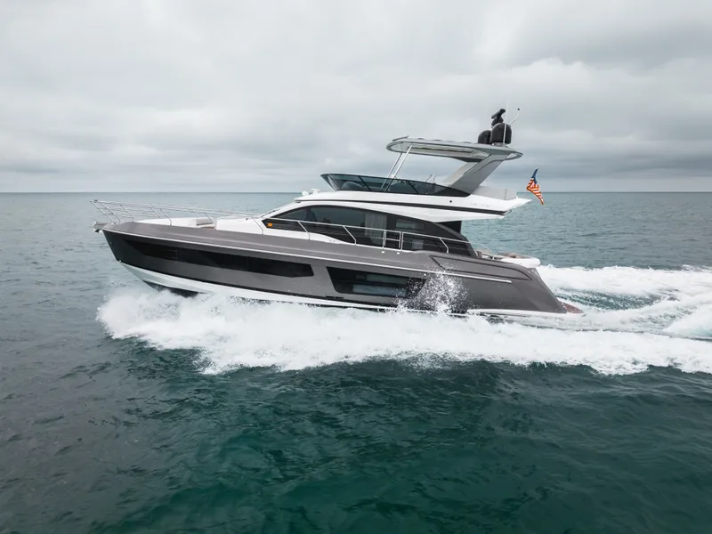 Slide: The Image of Azimut 53 FLY 2023 - 3