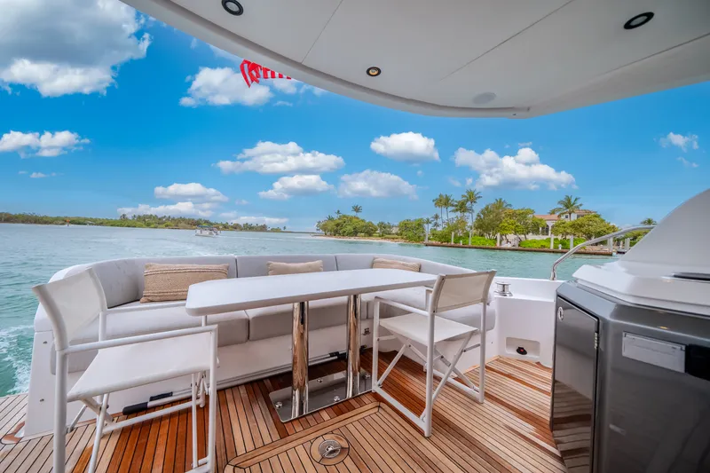 Slide: The Image of Azimut 53 FLY 2023 - 40