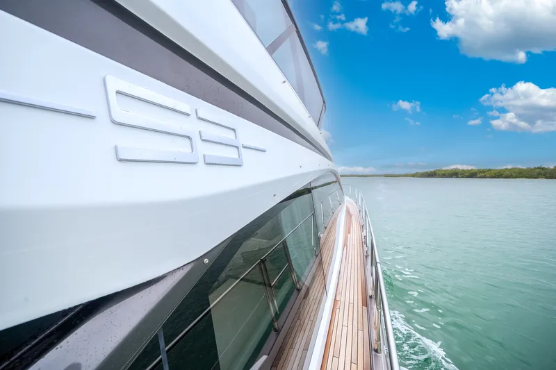 Slide: The Image of Azimut 53 FLY 2023 - 48
