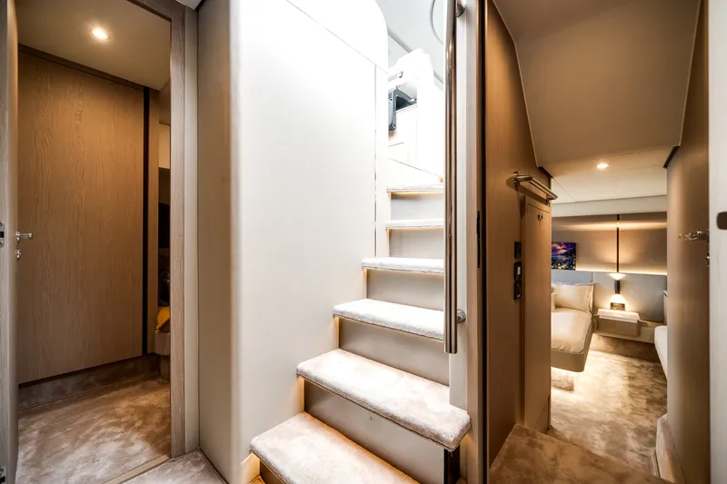 Slide: The Image of Azimut 53 FLY 2023 - 28