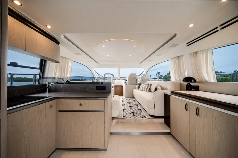 Slide: The Image of Azimut 53 FLY 2023 - 30