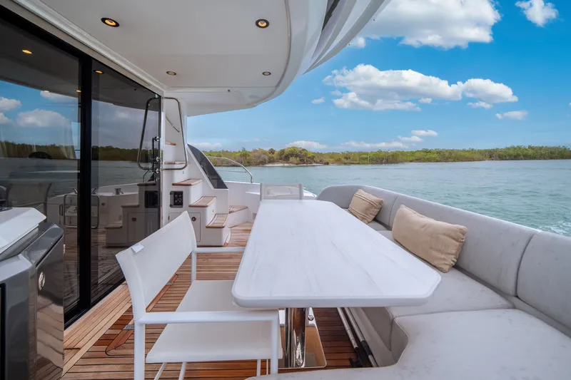 Slide: The Image of Azimut 53 FLY 2023 - 42