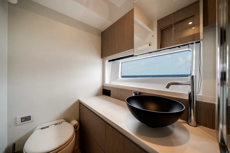 Slide: The Image of Azimut 53 FLY 2023 - 27