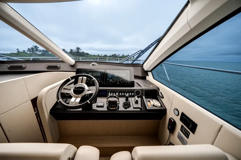 Slide: The Image of Azimut 53 FLY 2023 - 37