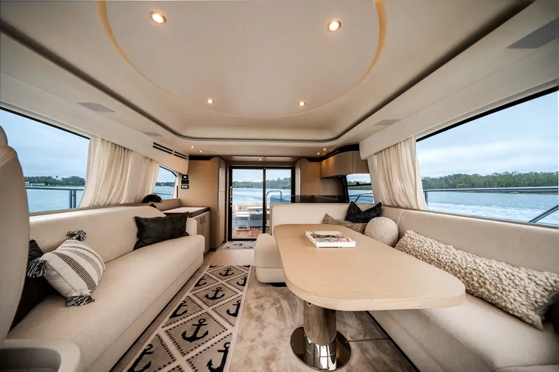 Slide: The Image of Azimut 53 FLY 2023 - 38