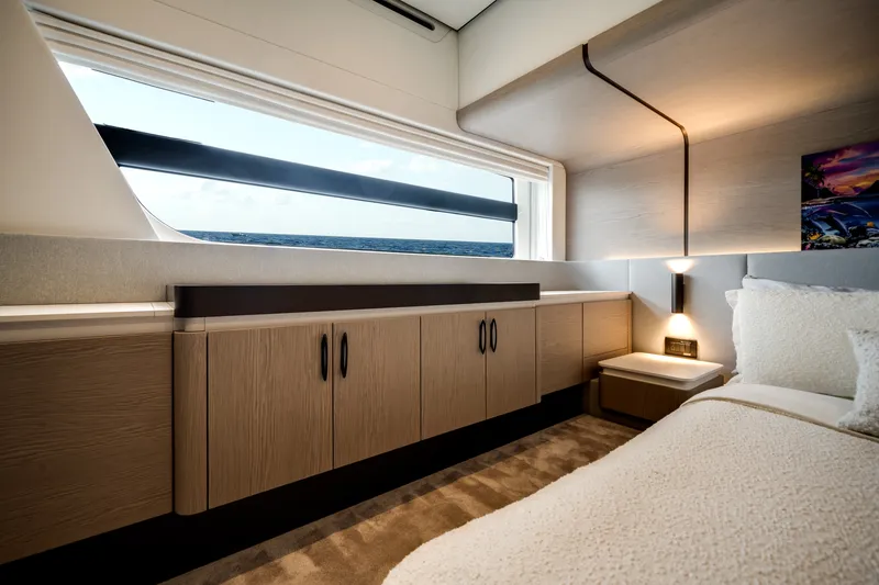 Slide: The Image of Azimut 53 FLY 2023 - 23