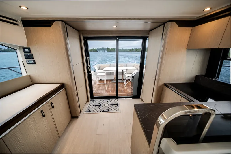 Slide: The Image of Azimut 53 FLY 2023 - 39
