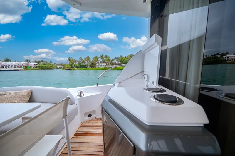 Slide: The Image of Azimut 53 FLY 2023 - 44
