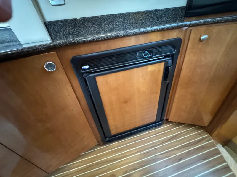 Slide: The Image of Meridian 341 SEDAN 2006 - 12