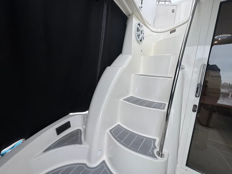 Slide: The Image of Meridian 341 SEDAN 2006 - 2