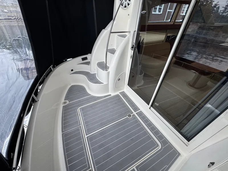 Slide: The Image of Meridian 341 SEDAN 2006 - 1