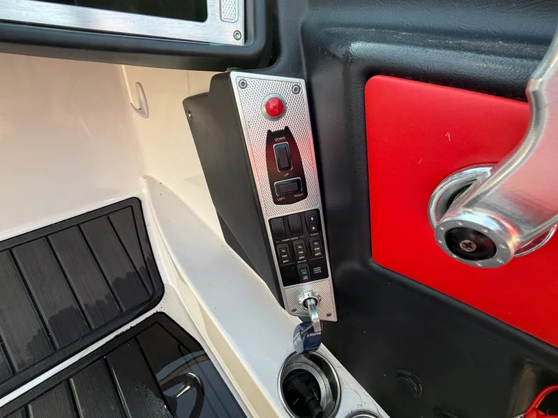 Slide: The Image of Mastercraft X2 2016 - 14