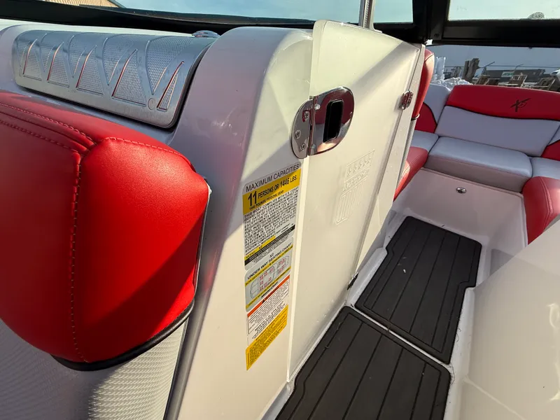 Slide: The Image of Mastercraft X2 2016 - 15