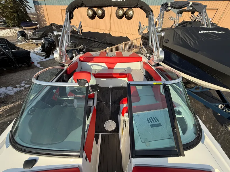 Slide: The Image of Mastercraft X2 2016 - 19