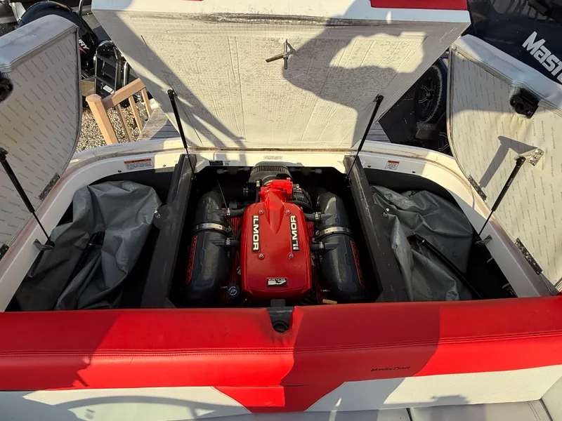 Slide: The Image of Mastercraft X2 2016 - 21