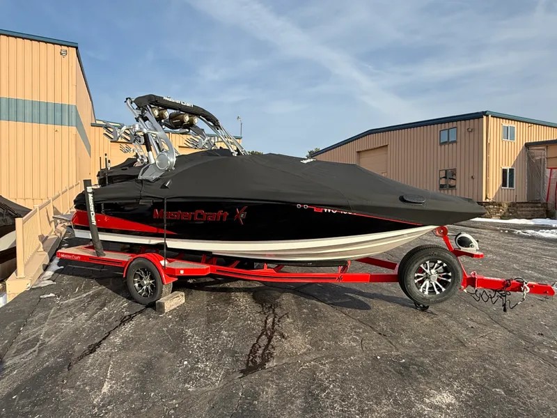 Slide: The Image of Mastercraft X2 2016 - 22