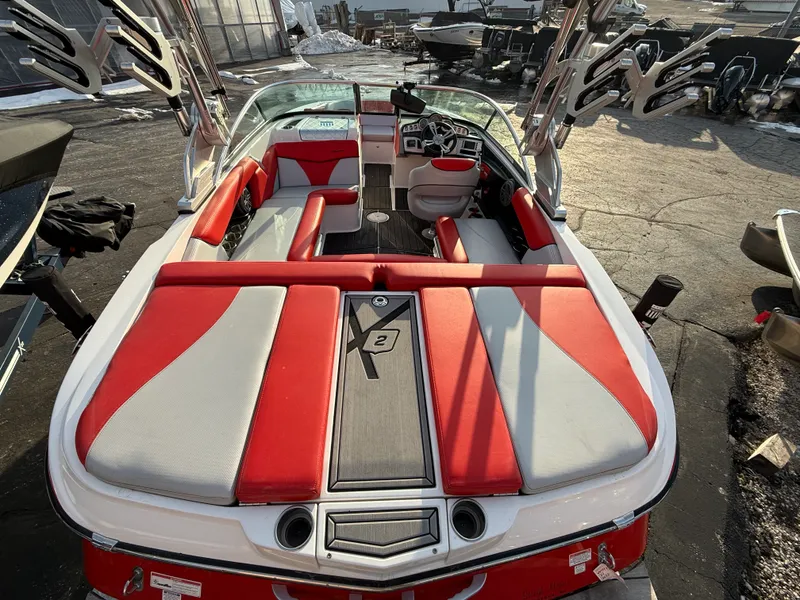 Slide: The Image of Mastercraft X2 2016 - 6