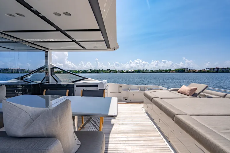 Slide: The Image of Azimut S7 2019 - 49