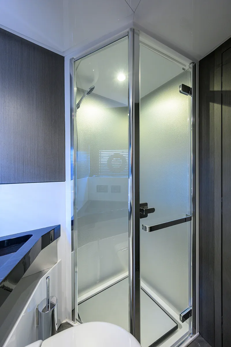 Slide: The Image of Azimut S7 2019 - 112