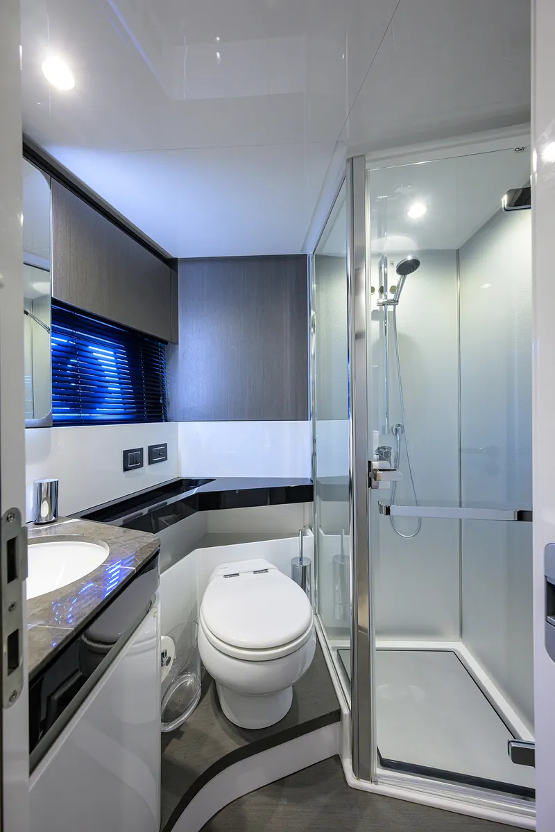 Slide: The Image of Azimut S7 2019 - 117