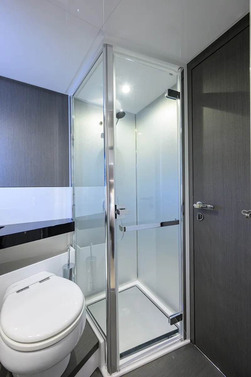 Slide: The Image of Azimut S7 2019 - 119