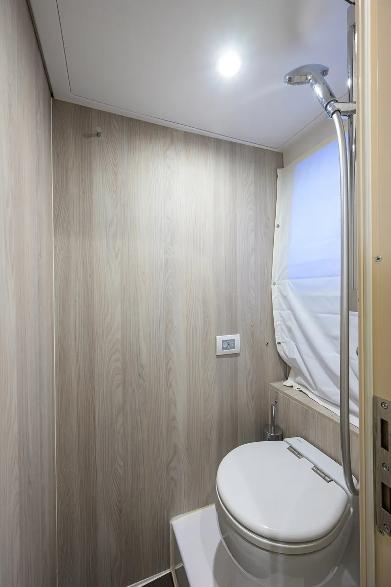 Slide: The Image of Azimut S7 2019 - 133