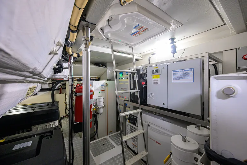 Slide: The Image of Azimut S7 2019 - 134