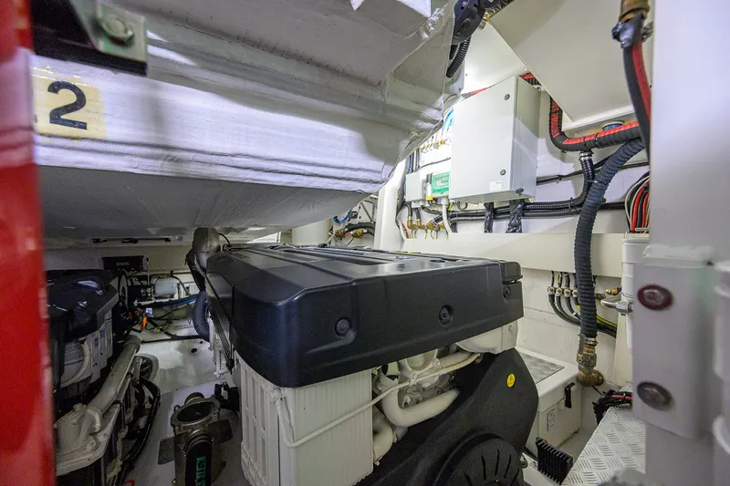 Slide: The Image of Azimut S7 2019 - 143