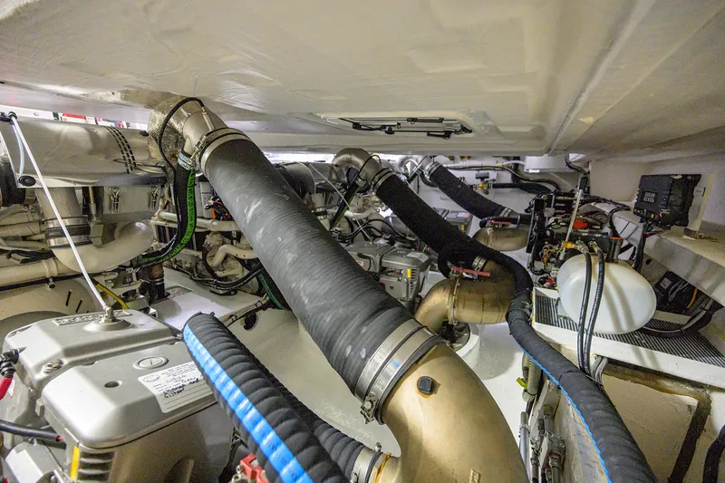 Slide: The Image of Azimut S7 2019 - 146