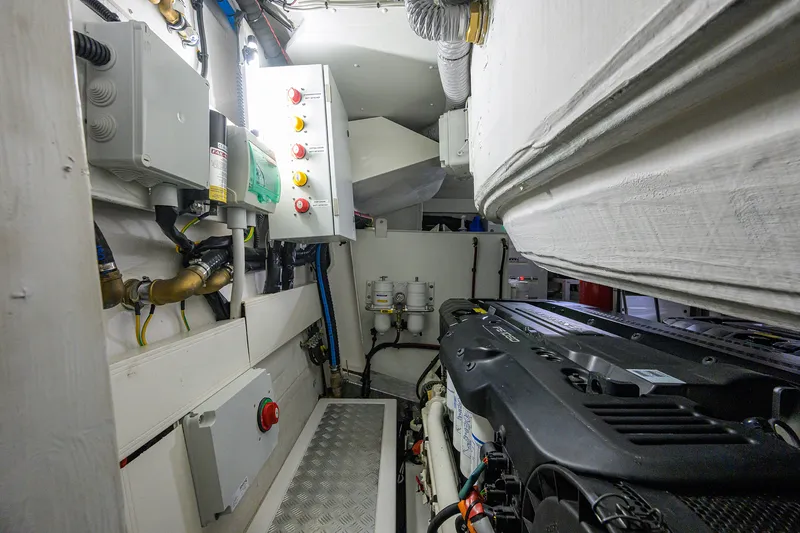 Slide: The Image of Azimut S7 2019 - 147