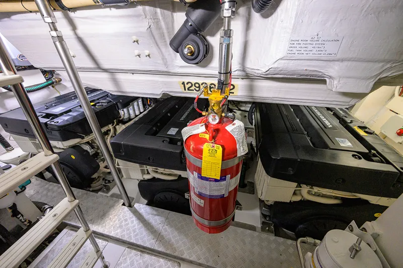 Slide: The Image of Azimut S7 2019 - 150