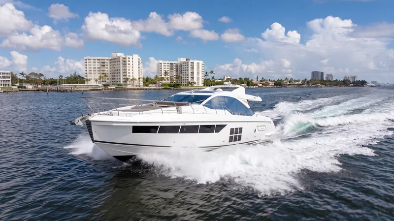 Slide: The Image of Azimut S7 2019 - 4