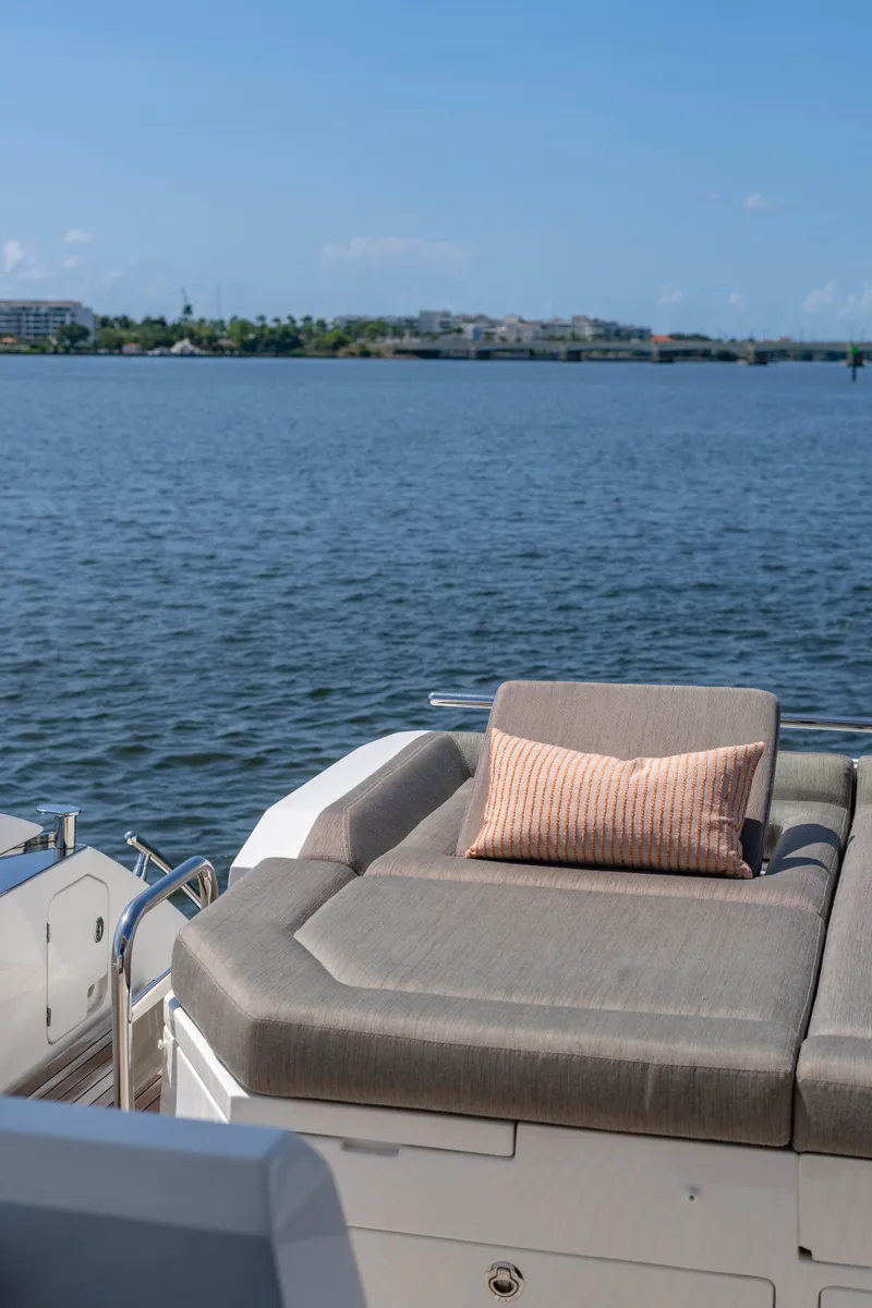 Slide: The Image of Azimut S7 2019 - 53