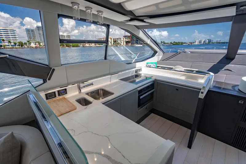 Slide: The Image of Azimut S7 2019 - 78
