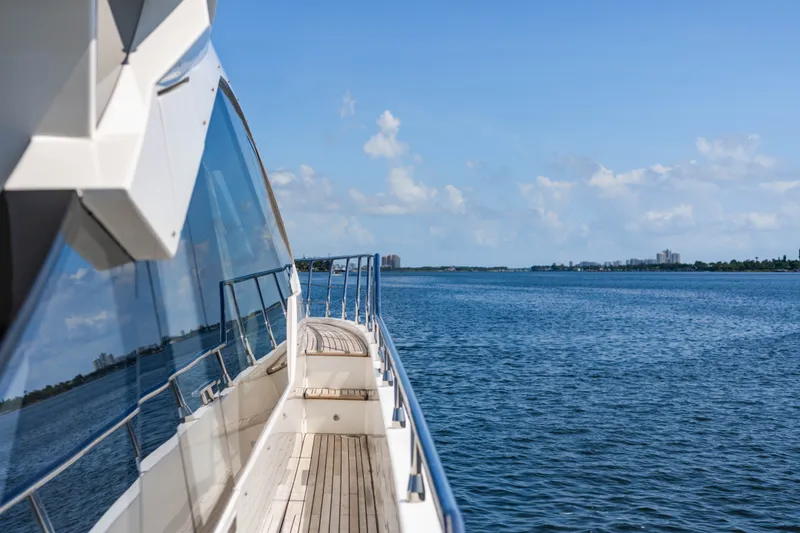 Slide: The Image of Azimut S7 2019 - 54