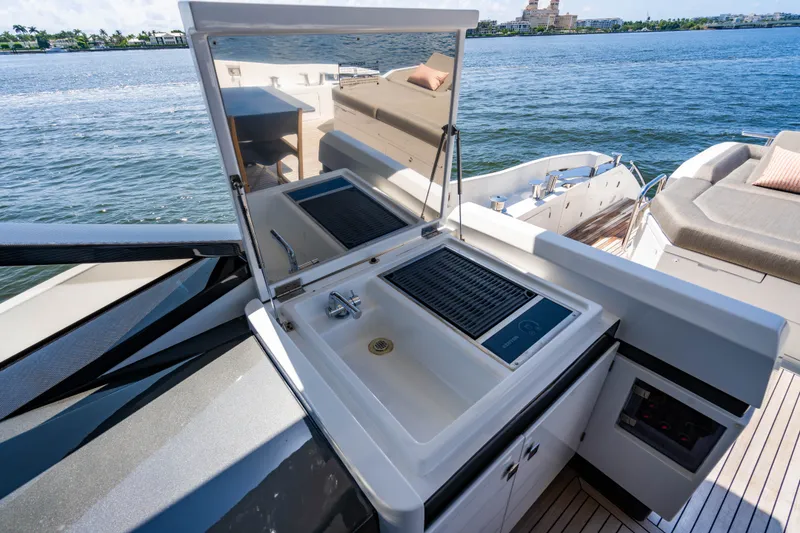 Slide: The Image of Azimut S7 2019 - 149
