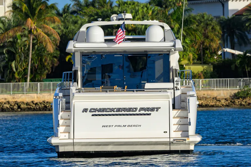 Slide: The Image of Azimut S7 2019 - 6